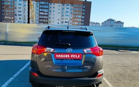 Toyota RAV4, 2015 год, 2 390 000 рублей, 4 фотография