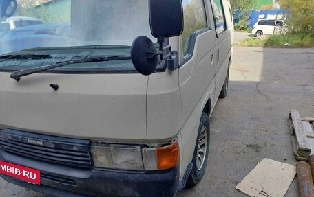 Nissan Homy IV, 1997 год, 480 000 рублей, 2 фотография