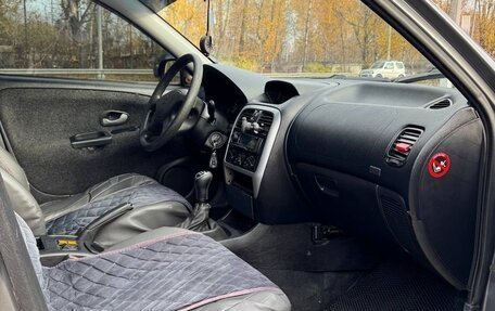 Mitsubishi Carisma I, 2003 год, 300 000 рублей, 12 фотография