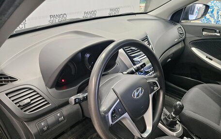 Hyundai Solaris II рестайлинг, 2012 год, 800 000 рублей, 11 фотография