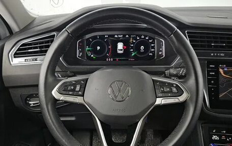 Volkswagen Tiguan II, 2021 год, 4 550 000 рублей, 3 фотография