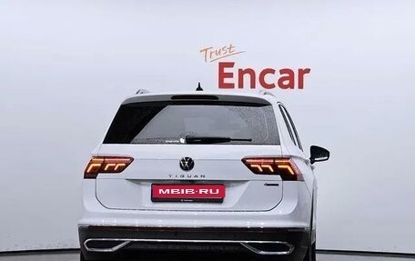 Volkswagen Tiguan II, 2021 год, 4 550 000 рублей, 10 фотография