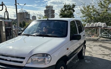 Chevrolet Niva I рестайлинг, 2003 год, 480 000 рублей, 2 фотография