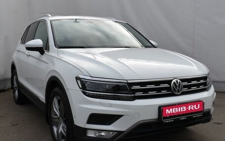 Volkswagen Tiguan II, 2017 год, 2 769 000 рублей, 3 фотография