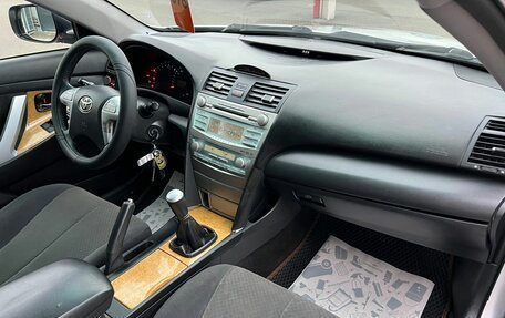 Toyota Camry, 2007 год, 999 999 рублей, 13 фотография