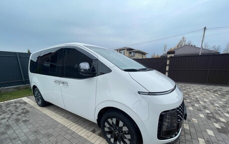 Hyundai Staria, 2022 год, 6 350 000 рублей, 3 фотография