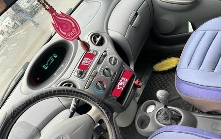 Toyota Yaris I рестайлинг, 2002 год, 340 111 рублей, 1 фотография