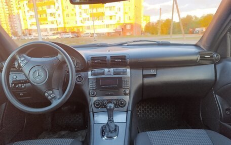 Mercedes-Benz C-Класс, 2005 год, 725 000 рублей, 4 фотография