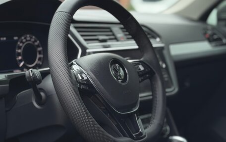 Volkswagen Tiguan II, 2018 год, 3 319 000 рублей, 30 фотография