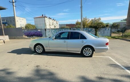 Mercedes-Benz E-Класс, 2002 год, 480 000 рублей, 1 фотография