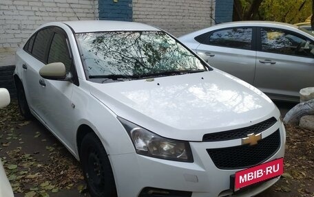 Chevrolet Cruze II, 2010 год, 650 000 рублей, 2 фотография