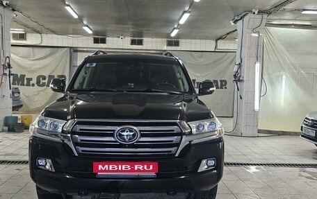 Toyota Land Cruiser 200, 2021 год, 9 800 000 рублей, 3 фотография