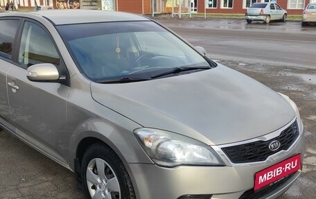 KIA cee'd I рестайлинг, 2010 год, 870 000 рублей, 1 фотография