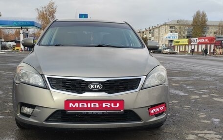 KIA cee'd I рестайлинг, 2010 год, 870 000 рублей, 2 фотография