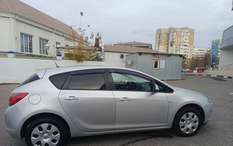 Opel Astra J, 2012 год, 660 000 рублей, 3 фотография