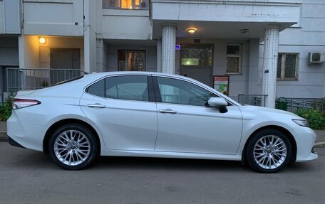 Toyota Camry, 2019 год, 2 950 000 рублей, 3 фотография