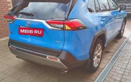 Toyota RAV4, 2019 год, 4 950 000 рублей, 10 фотография