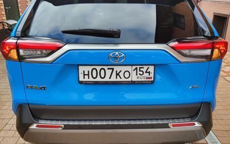 Toyota RAV4, 2019 год, 4 950 000 рублей, 11 фотография