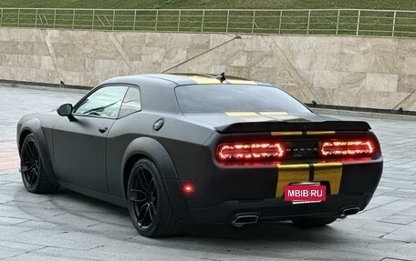 Dodge Challenger III рестайлинг 2, 2019 год, 4 000 000 рублей, 3 фотография