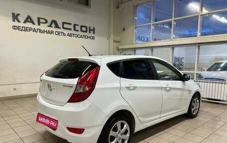 Hyundai Solaris II рестайлинг, 2011 год, 899 000 рублей, 2 фотография