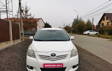 Toyota Verso I, 2011 год, 1 180 000 рублей, 7 фотография