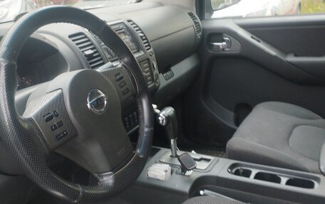 Nissan Navara (Frontier), 2008 год, 890 000 рублей, 1 фотография