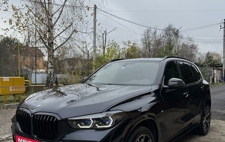 BMW X5, 2021 год, 9 800 000 рублей, 2 фотография