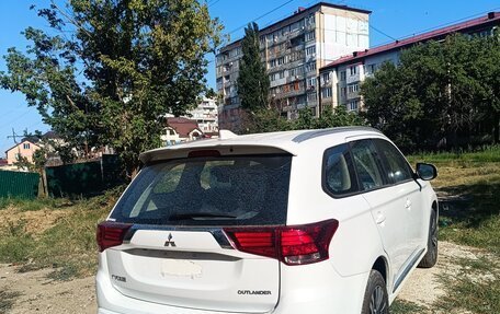 Mitsubishi Outlander III рестайлинг 3, 2022 год, 3 050 000 рублей, 9 фотография