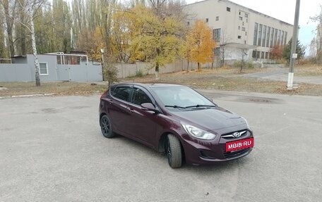 Hyundai Solaris II рестайлинг, 2012 год, 749 000 рублей, 27 фотография