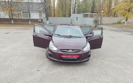 Hyundai Solaris II рестайлинг, 2012 год, 749 000 рублей, 21 фотография