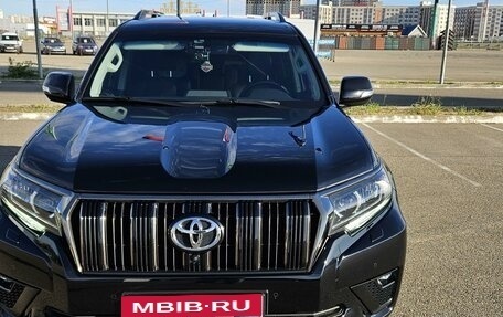 Toyota Land Cruiser Prado 150 рестайлинг 2, 2021 год, 8 500 000 рублей, 9 фотография