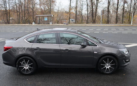 Opel Astra J, 2014 год, 1 400 000 рублей, 5 фотография