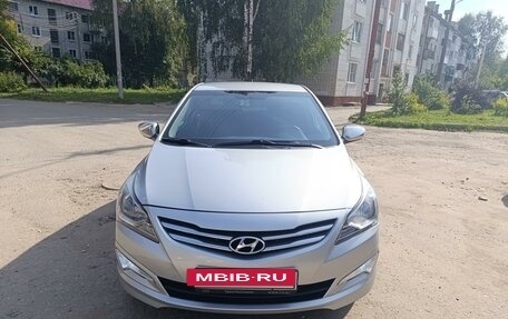 Hyundai Solaris II рестайлинг, 2015 год, 1 150 000 рублей, 5 фотография