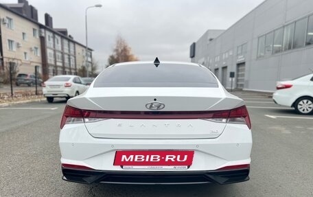 Hyundai Elantra, 2021 год, 2 600 000 рублей, 6 фотография