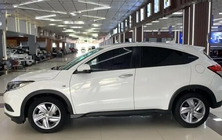 Honda Vezel, 2020 год, 1 649 999 рублей, 2 фотография