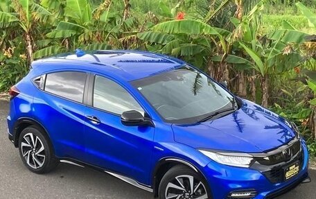 Honda Vezel, 2020 год, 1 800 000 рублей, 3 фотография