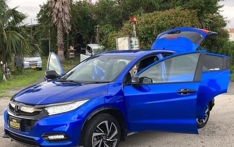 Honda Vezel, 2020 год, 1 800 000 рублей, 10 фотография