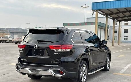 Toyota Highlander III, 2021 год, 3 300 000 рублей, 4 фотография