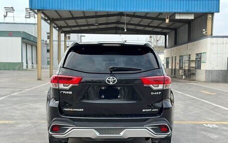 Toyota Highlander III, 2021 год, 3 300 000 рублей, 6 фотография