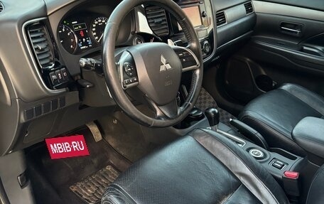 Mitsubishi Outlander III рестайлинг 3, 2013 год, 1 350 000 рублей, 8 фотография