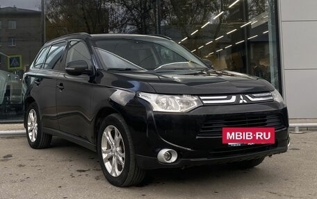 Mitsubishi Outlander III рестайлинг 3, 2012 год, 1 405 000 рублей, 3 фотография