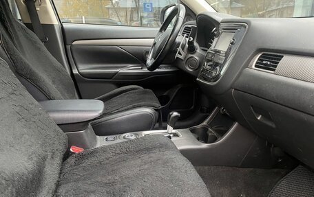 Mitsubishi Outlander III рестайлинг 3, 2012 год, 1 405 000 рублей, 10 фотография