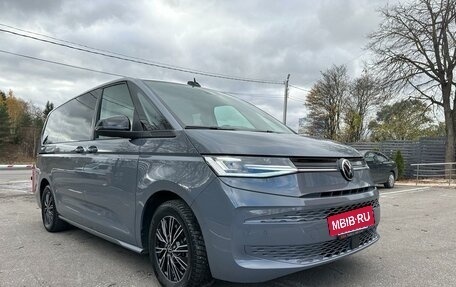 Volkswagen Multivan, 2022 год, 7 100 000 рублей, 3 фотография