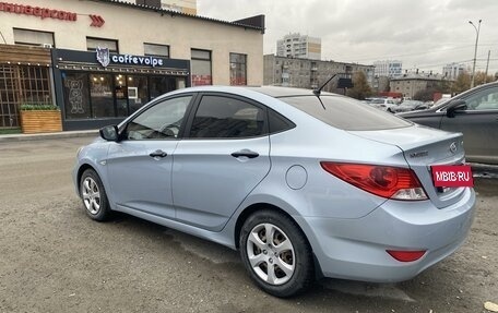 Hyundai Solaris II рестайлинг, 2011 год, 850 000 рублей, 4 фотография