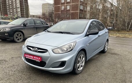 Hyundai Solaris II рестайлинг, 2011 год, 850 000 рублей, 3 фотография