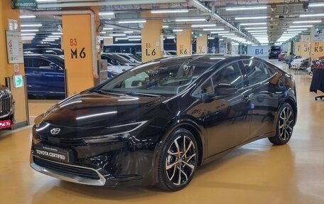 Toyota Prius IV XW50, 2023 год, 5 150 000 рублей, 1 фотография