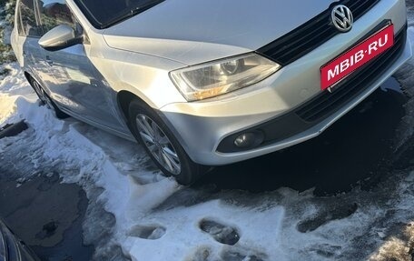 Volkswagen Jetta VI, 2011 год, 1 199 000 рублей, 2 фотография