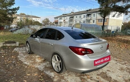 Opel Astra J, 2013 год, 790 000 рублей, 2 фотография