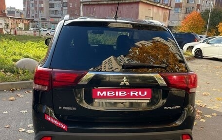 Mitsubishi Outlander III рестайлинг 3, 2016 год, 1 900 000 рублей, 4 фотография