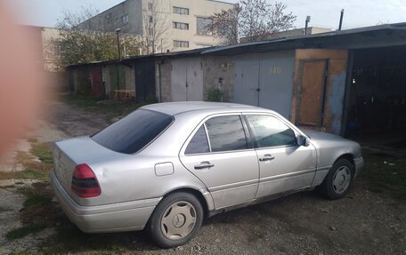 Mercedes-Benz C-Класс, 1994 год, 230 000 рублей, 3 фотография